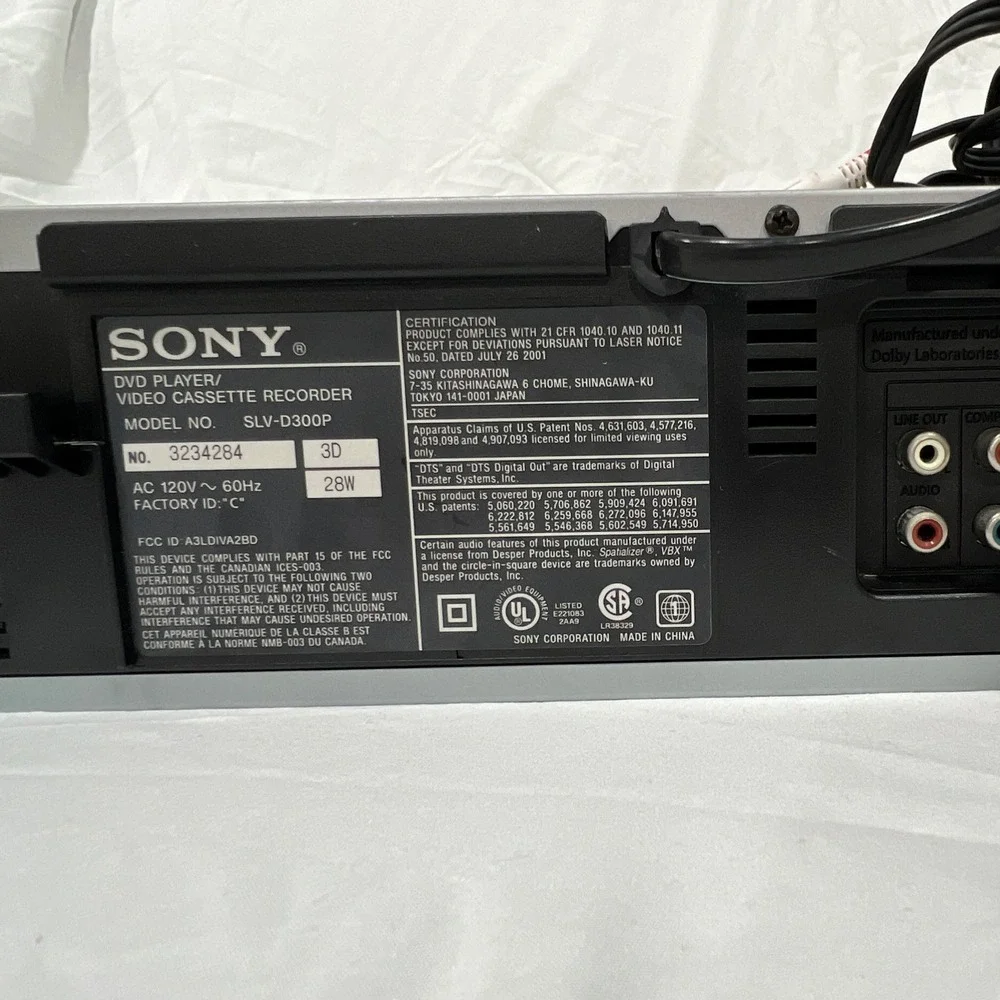 Sony SLV-D300P DVD Player VCR Player Combo Silver (No Remote) Tested Works